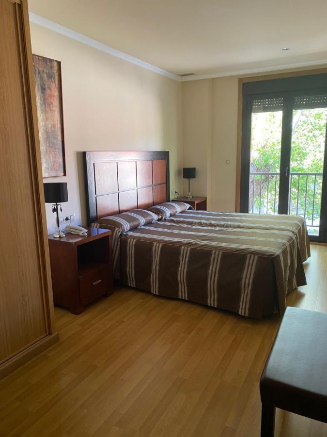 Hotel Av Apartamentos Lobios Ngoại thất bức ảnh