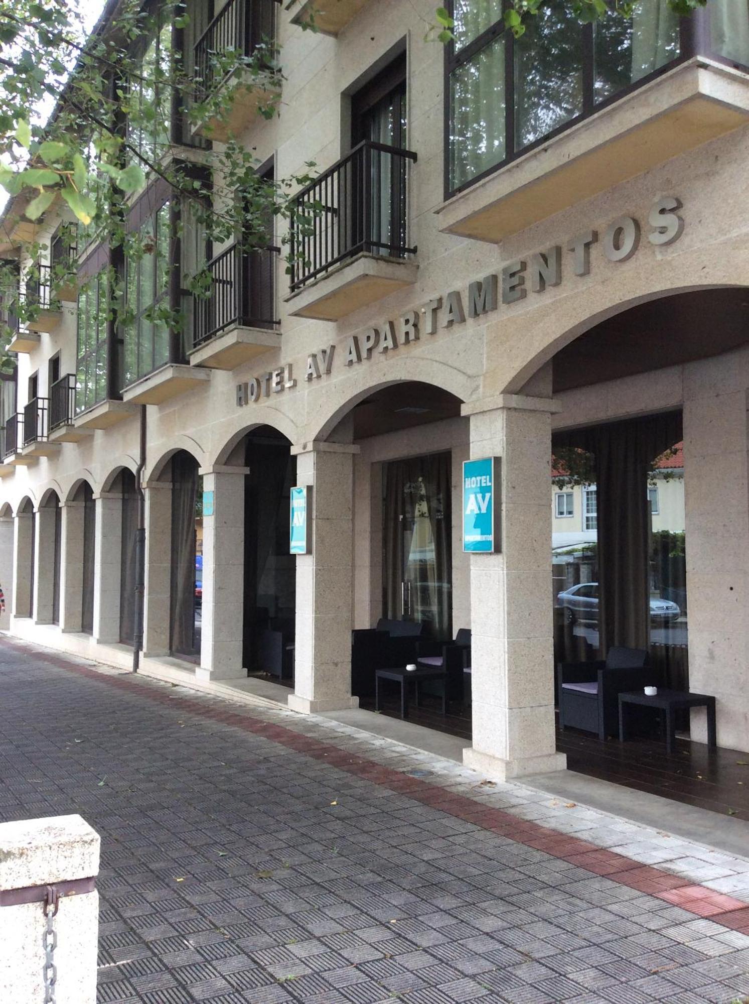 Hotel Av Apartamentos Lobios Ngoại thất bức ảnh