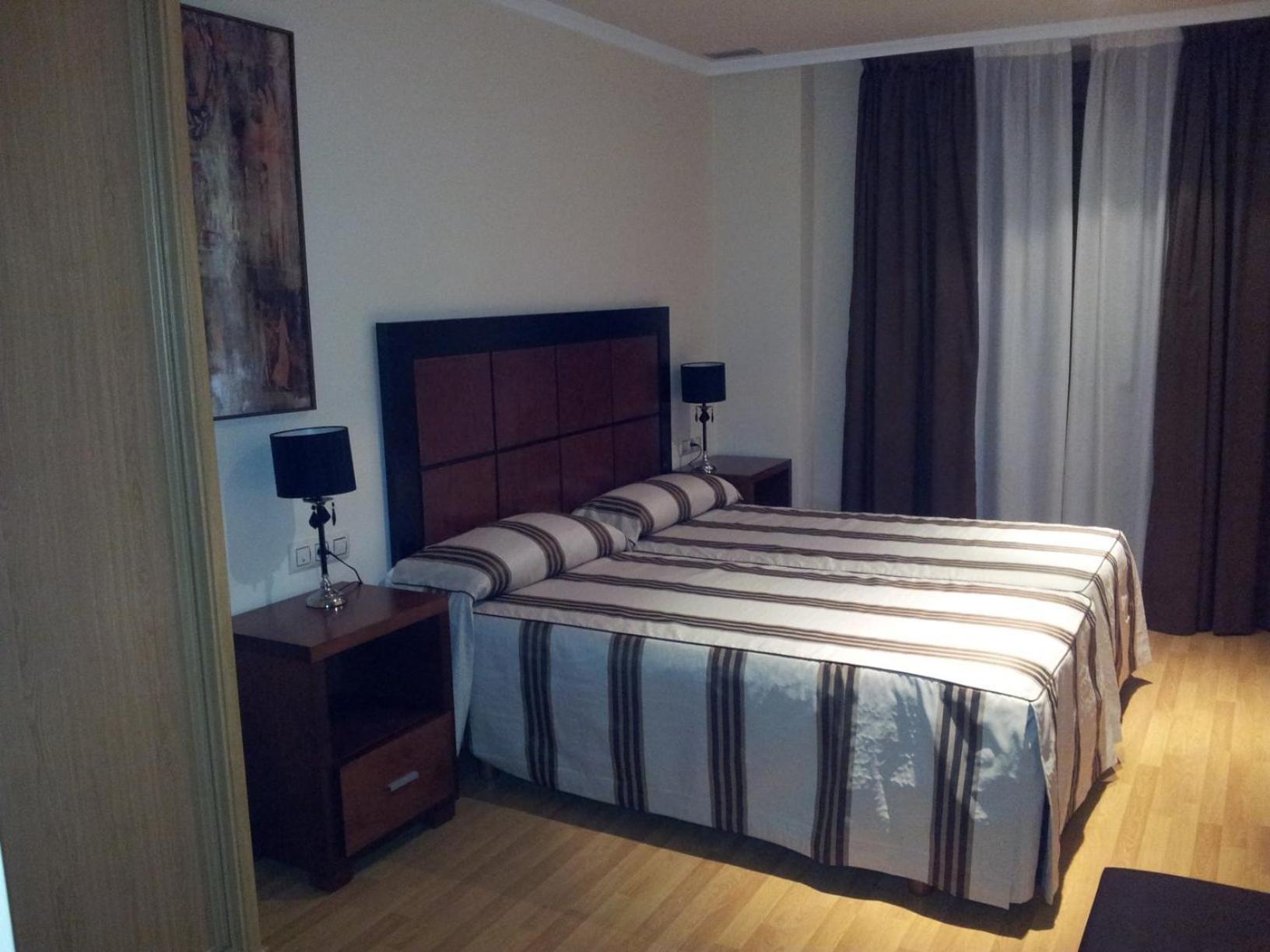 Hotel Av Apartamentos Lobios Ngoại thất bức ảnh